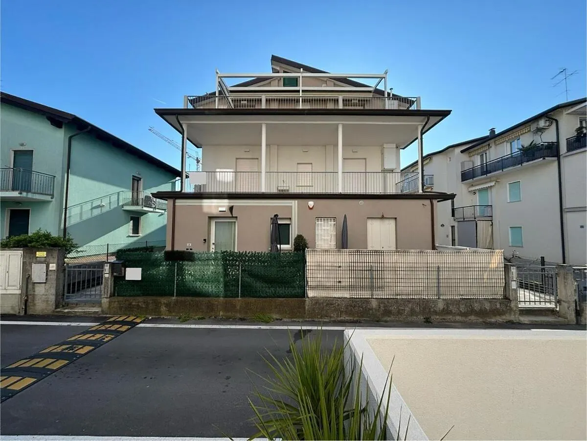 Marila Deluxe, Patio Con Idromassaggio Apartment Lido di Jesolo Italy