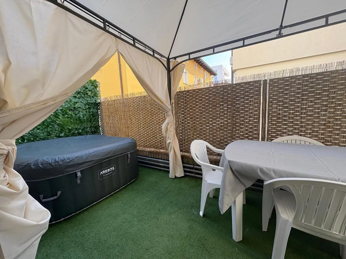 Marila Deluxe, Patio Con Idromassaggio Apartment Lido di Jesolo
